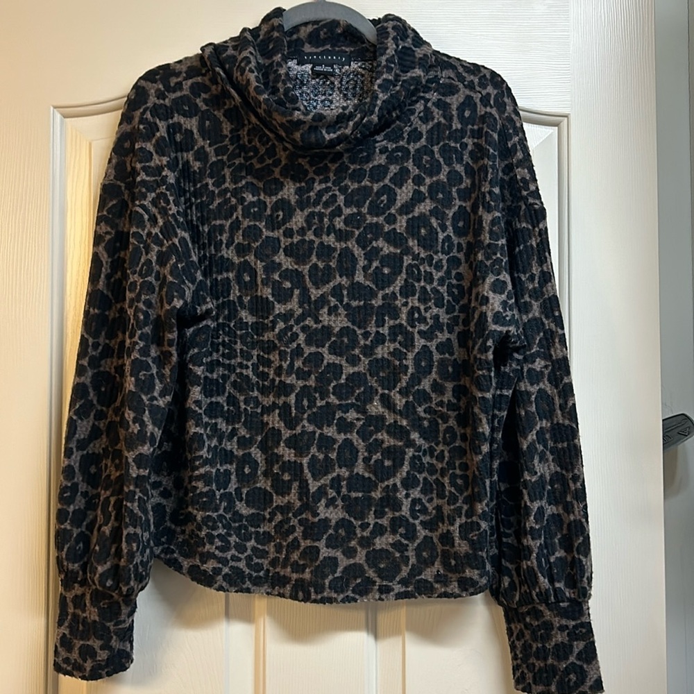 Sanctuary leopard print sweater size small